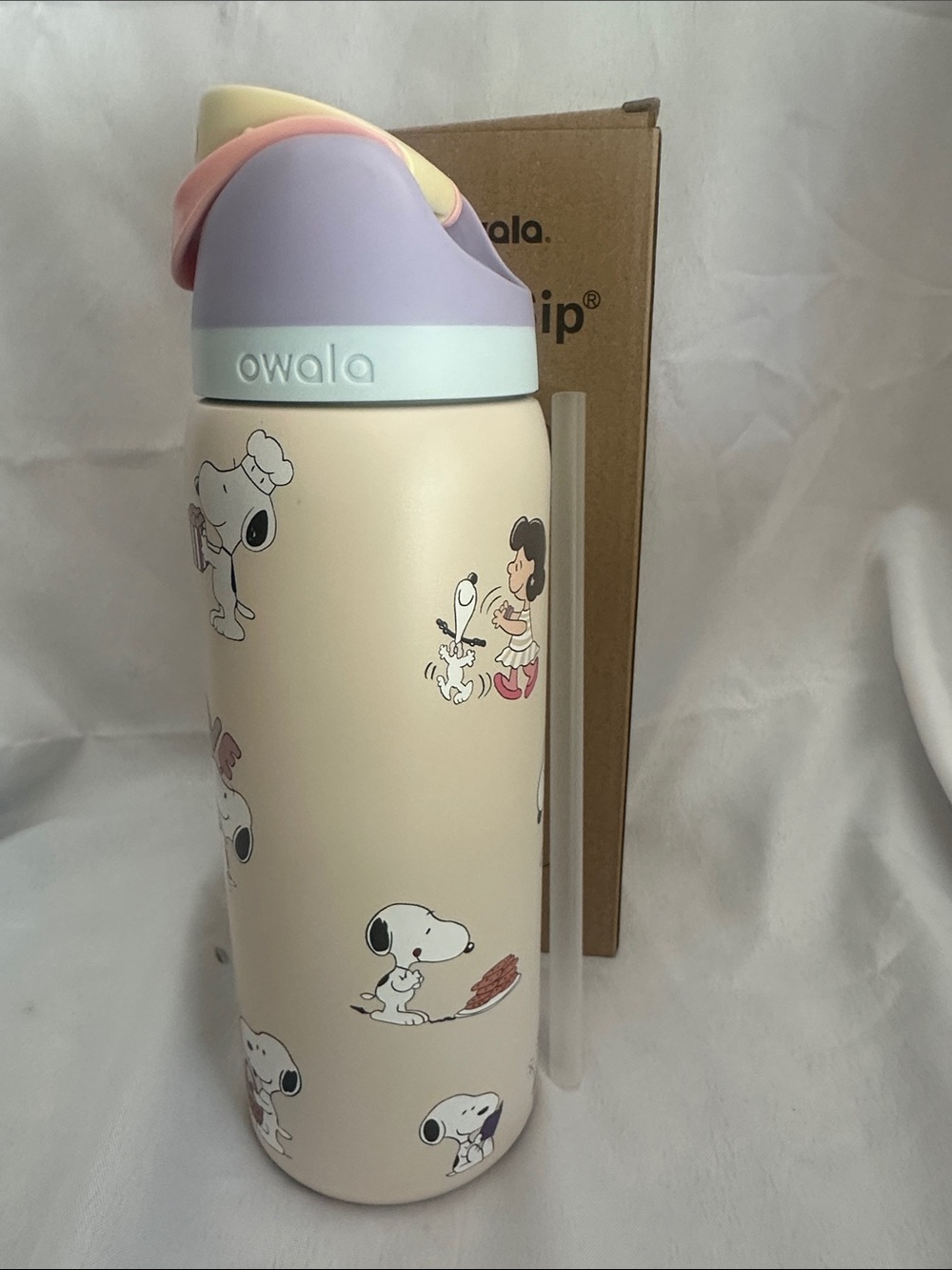 Custom Engraved Owala FreeSip Snoopy Pastel Cream 32 oz - Picture 4 of 4
